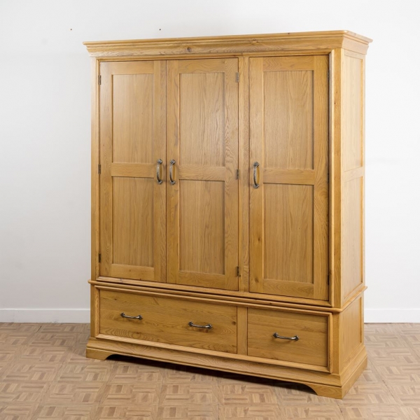 TRIPLE WARDROBE WITH DRAWERS